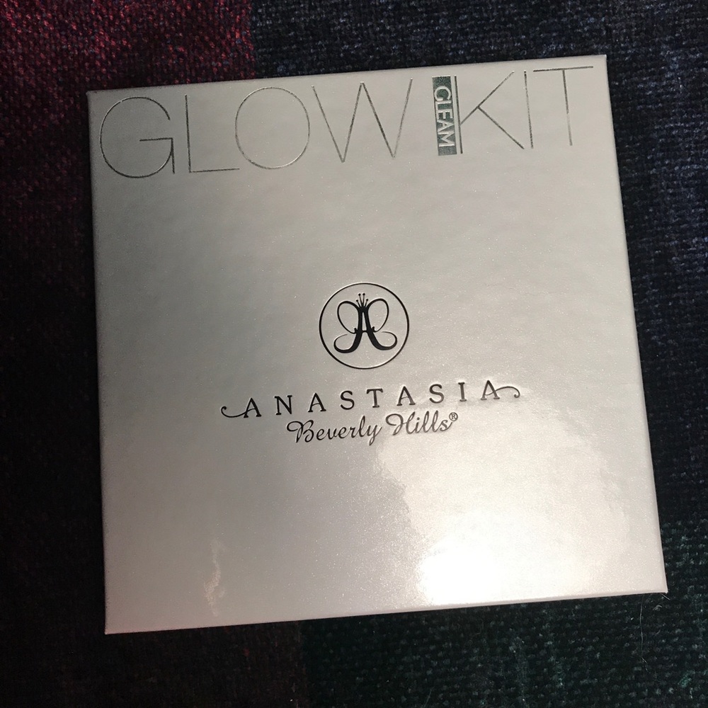 Anastasia Beverly Hills Glow Kit: Gleam, Like New